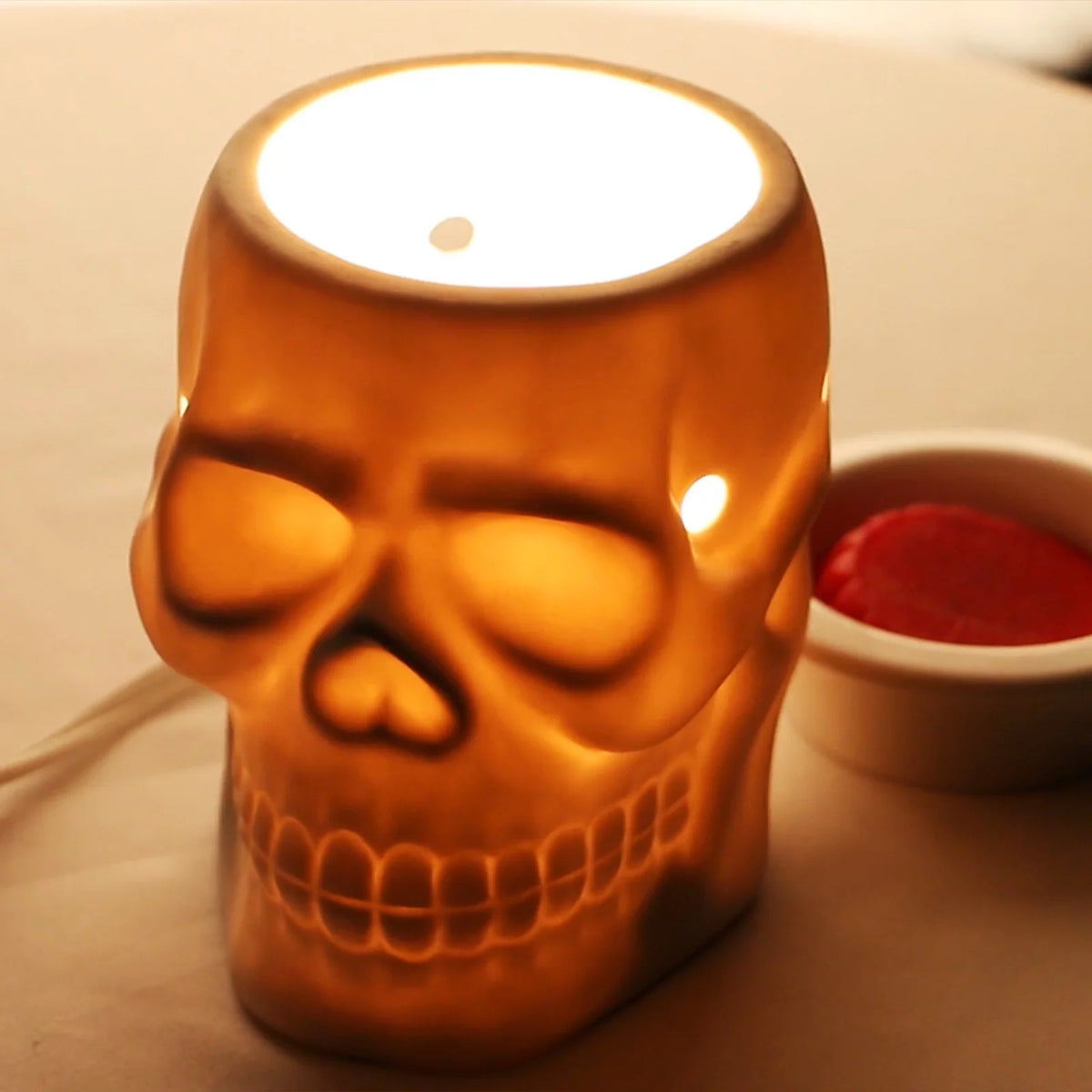 White Ceramic Electric Wax Warmer L3638