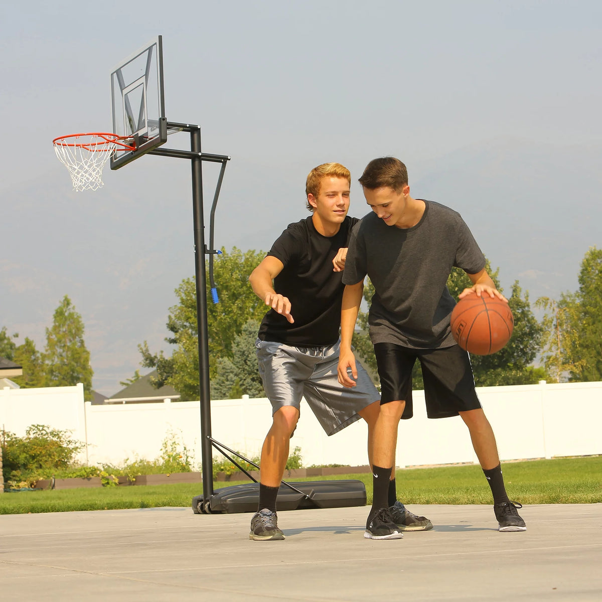Adjustable Portable Basketball Hoop 48 inch Polycarbonate T482196