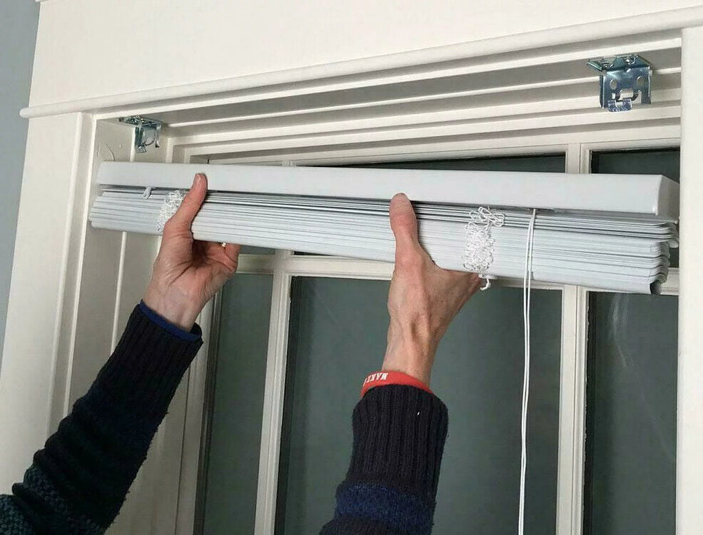White Cordless 1" Slats Vinyl Mini-Blind 41" x 64" H8652