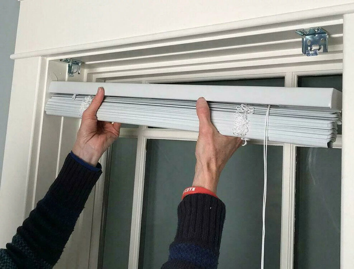 White Cordless 1" Slats Vinyl Mini-Blind 41" x 64" H8652