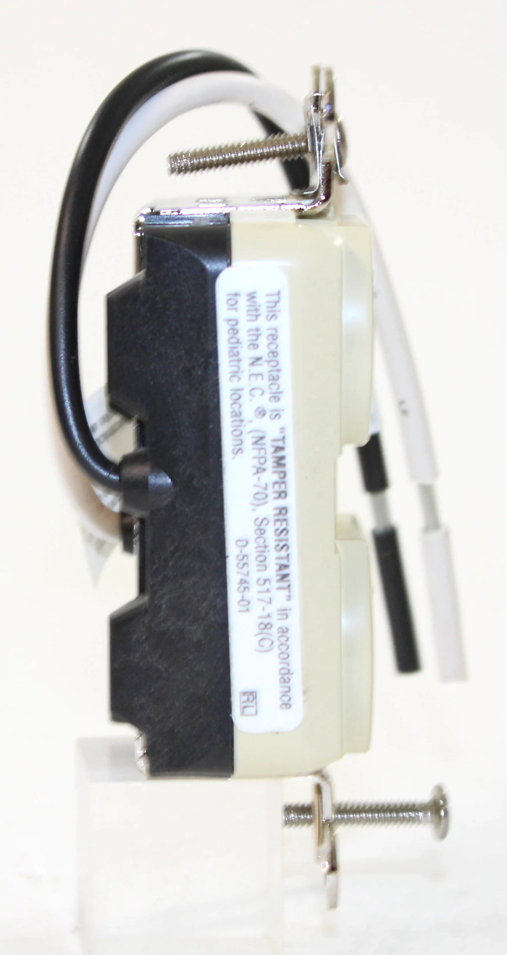 Ivory 15 A Receptacle D27932